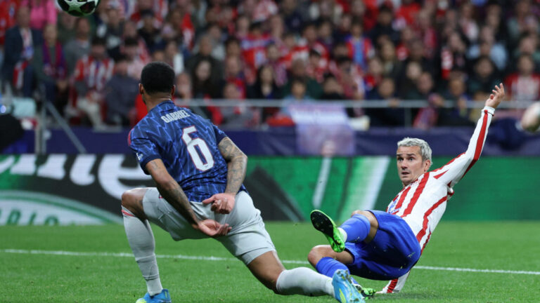 Duel: Gabriel against Griezmann
