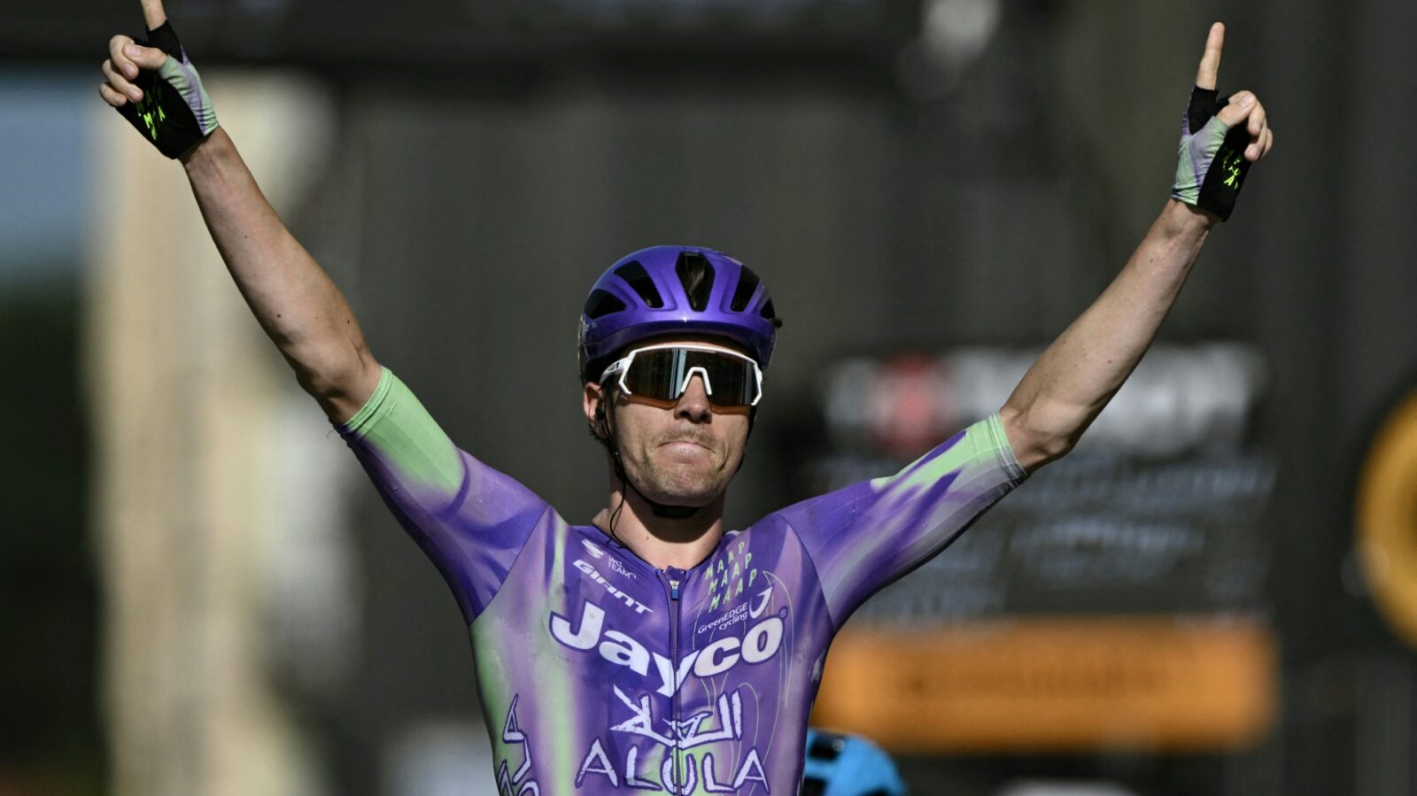 Mauro Schmid wins stage 13