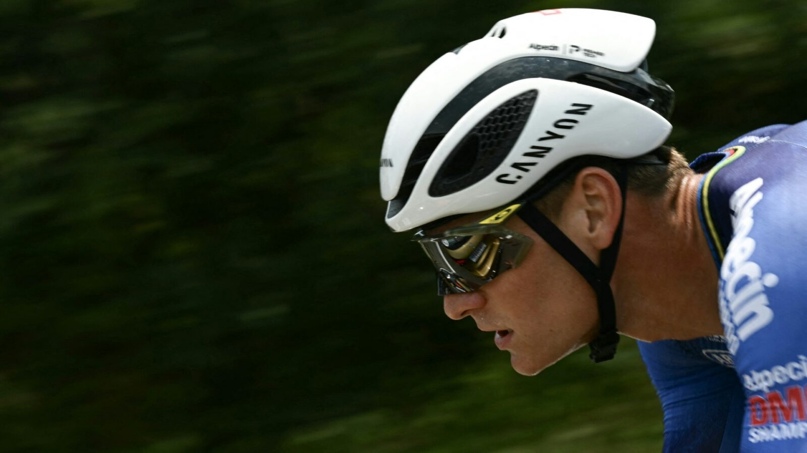 Mathieu van der Poel triumphs in Ussel